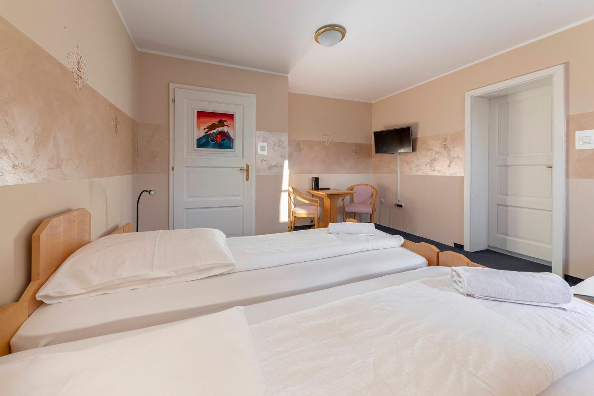 Hotel Burger Venise Recica ob Savinji ภายนอก รูปภาพ