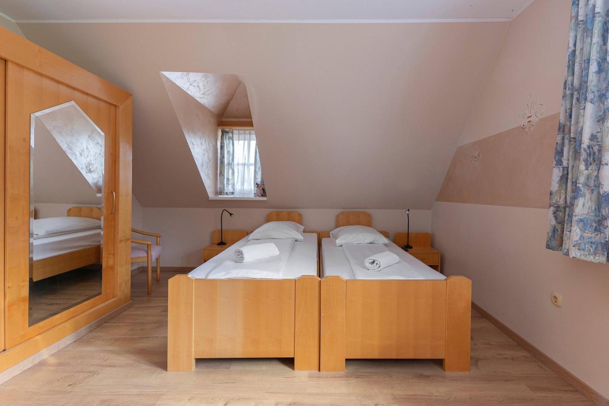 Hotel Burger Venise Recica ob Savinji ภายนอก รูปภาพ